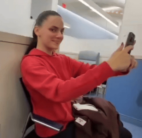 Dafne Keen nude photo 3