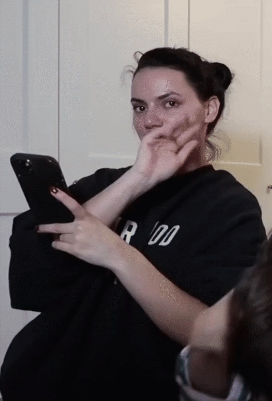 Dafne Keen nude photo 4