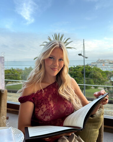 Dagi Bee nude photo 8