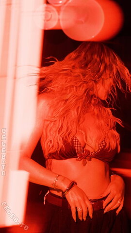 Dagi Bee nude photo 2