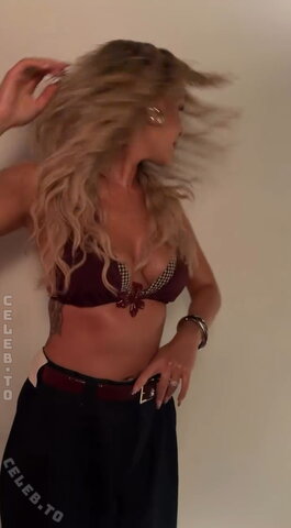 Dagi Bee nude photo 11