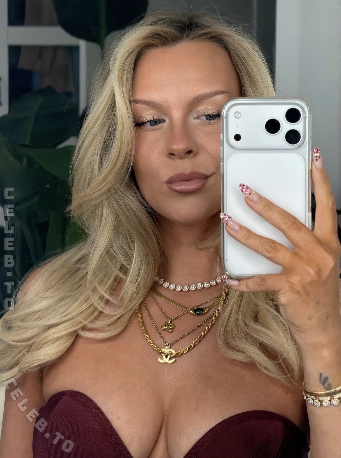 Dagi Bee nude photo 1