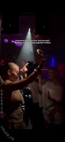 Dagi Bee nude photo 11