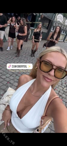 Dagi Bee nude photo 2