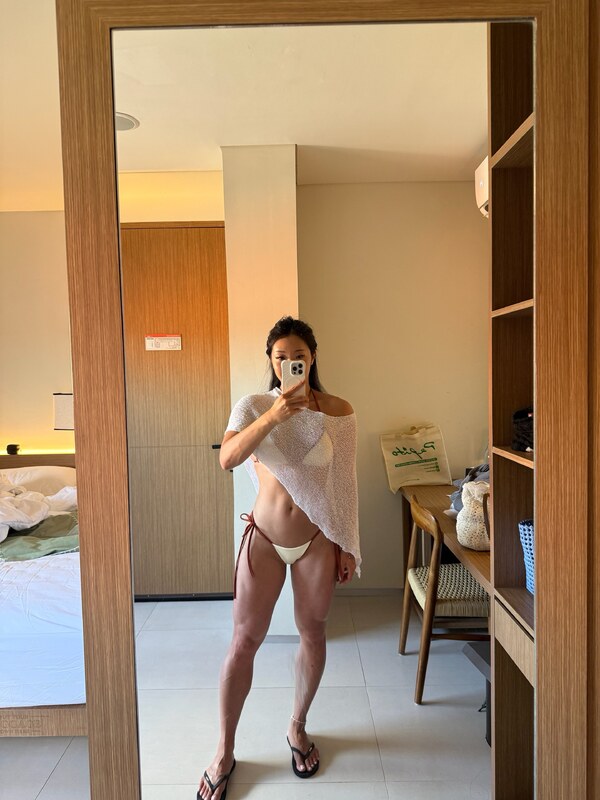 dahyeming nude photo 1