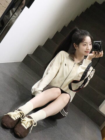Dahyun nude photo 4