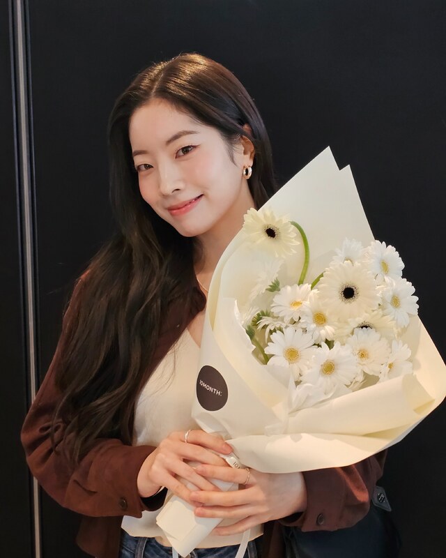 Dahyun nude photo 3