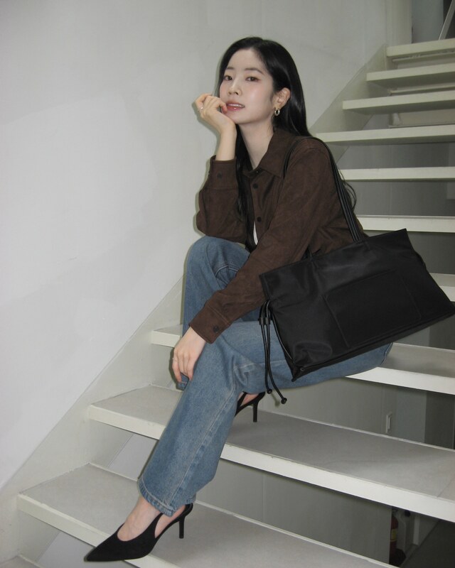 Dahyun nude photo 4