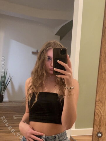Daiiisy nude photo 24