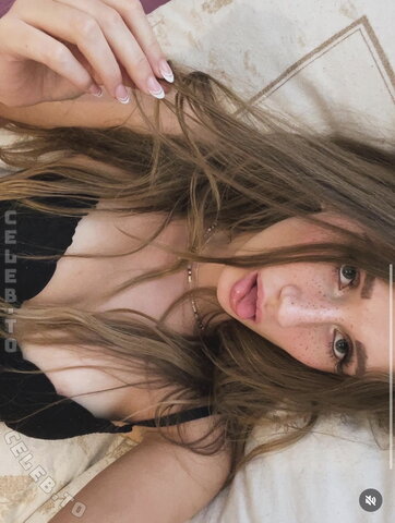 Daiiisy nude photo 22