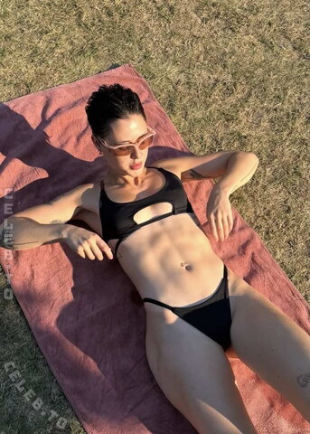 daijanala nude photo 6