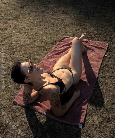 daijanala nude photo 2