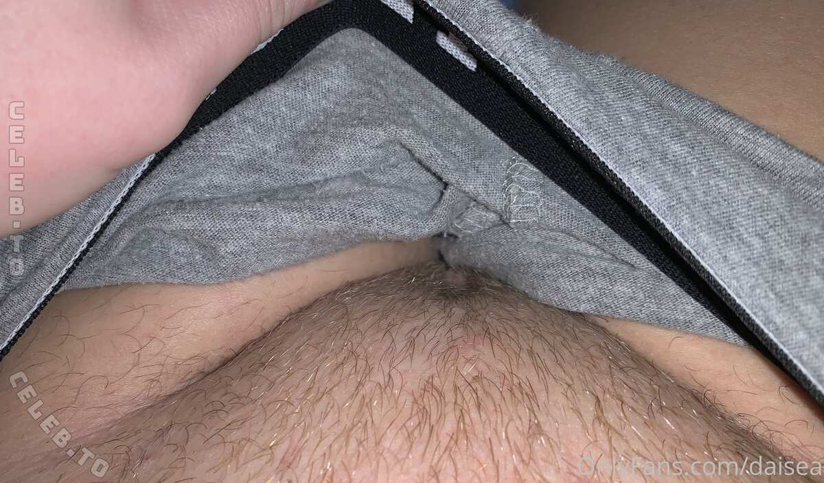 Daisea nude photo 6
