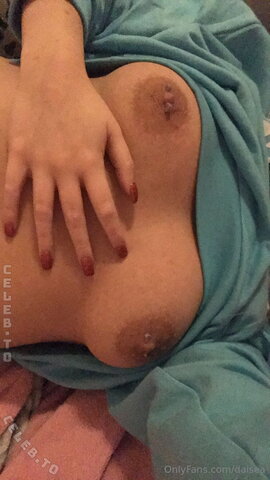 Daisea nude photo 30