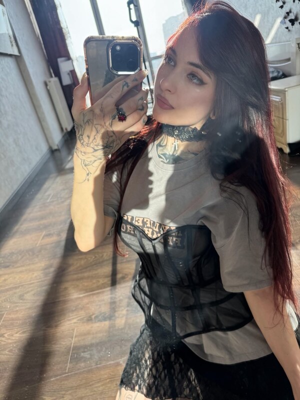 daissssyyy nude photo 6