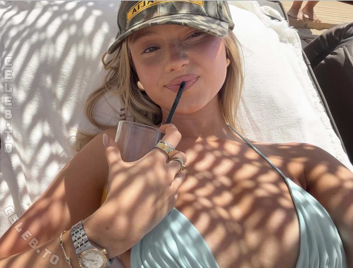 Daisy Herriott nude photo 1