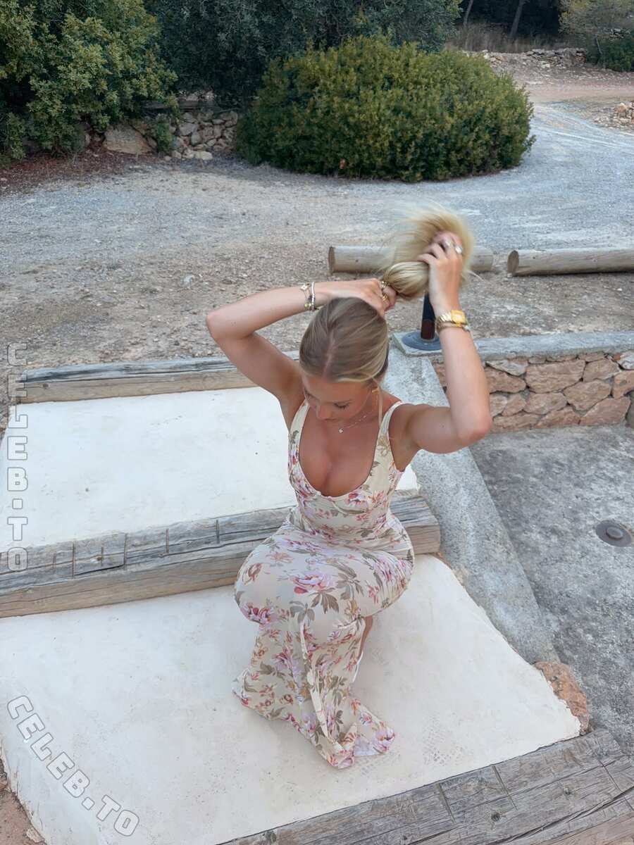 Daisy Herriott nude photo 2