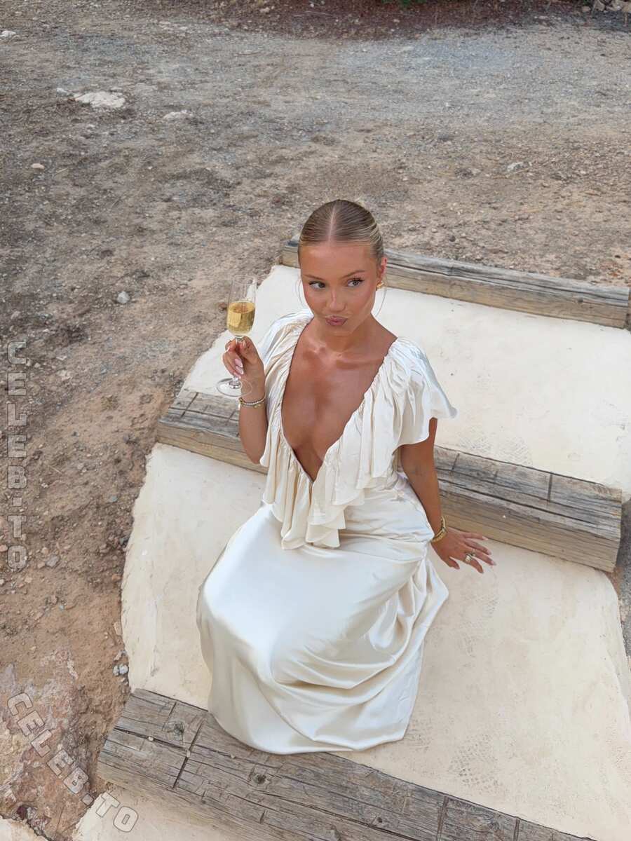 Daisy Herriott nude photo 3