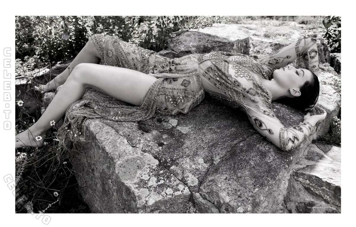 Daisy Lowe nude photo 2