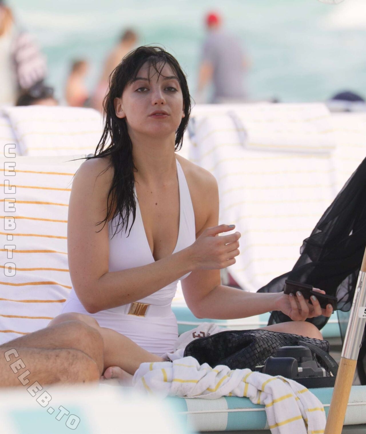 Daisy Lowe nude photo 1