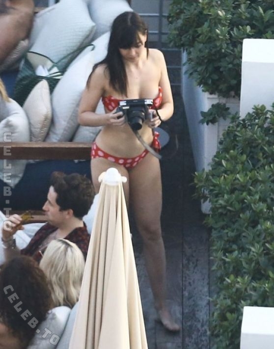 Daisy Lowe nude photo 2
