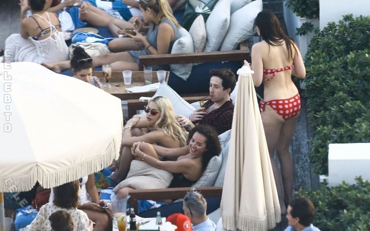 Daisy Lowe nude photo 7