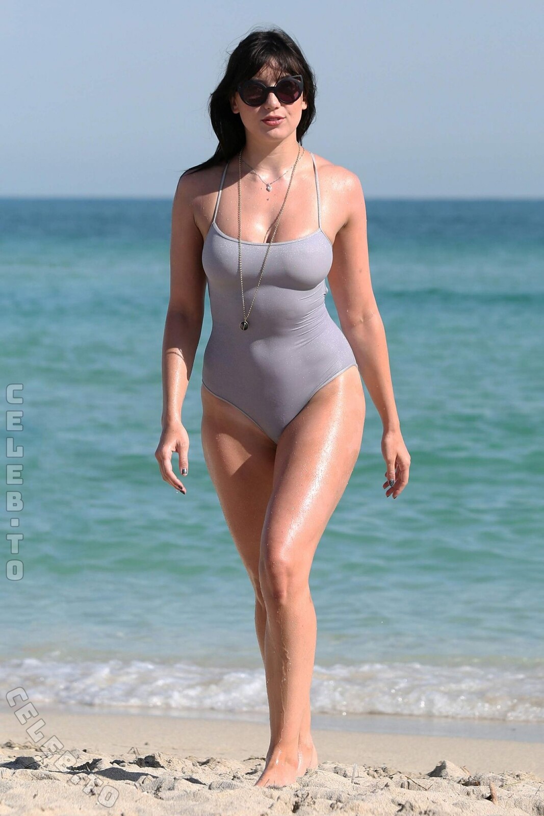 Daisy Lowe nude photo 4