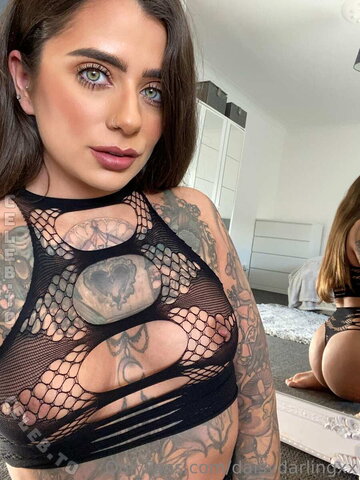 Daisydarlingx nude photo 4