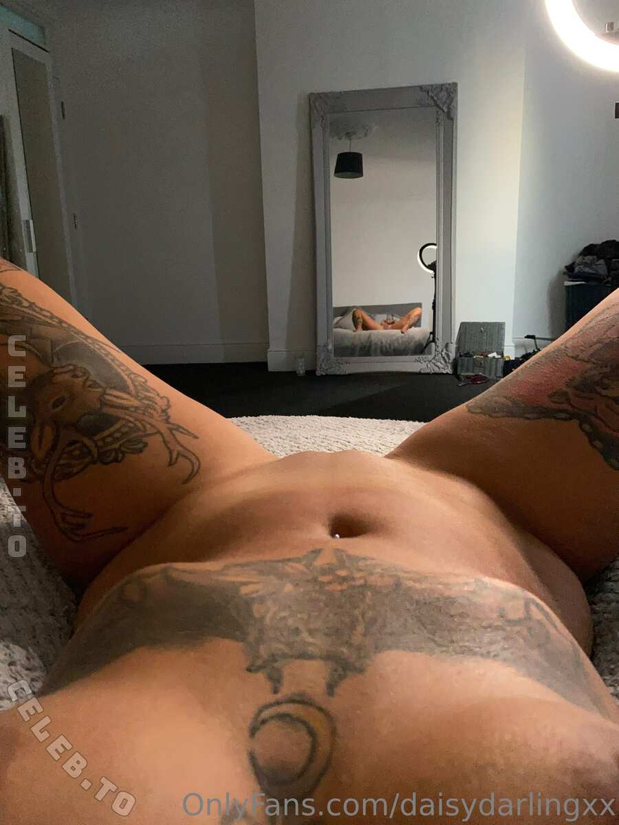 Daisydarlingx nude photo 6