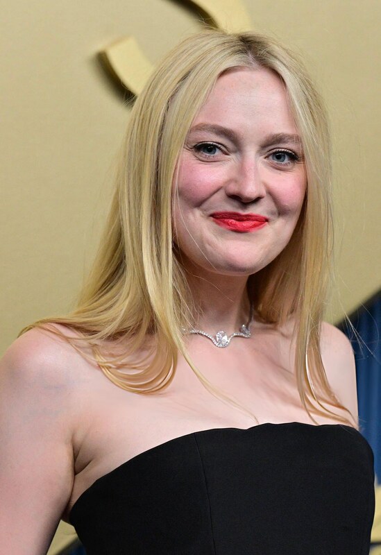 Dakota Fanning nude photo 7