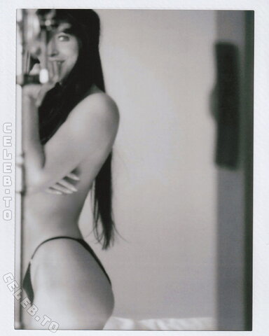 Dakota Johnson nude photo 3