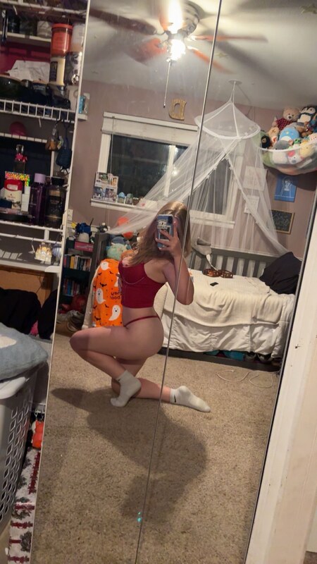 Dakota Parriott nude photo 3