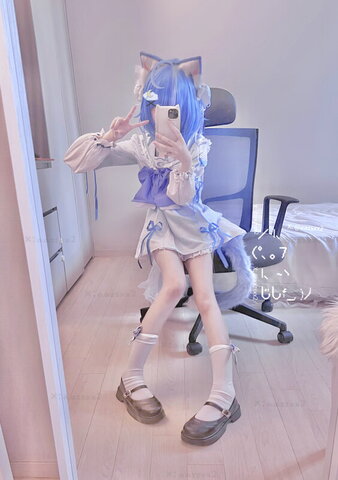 Dal nude photo 3