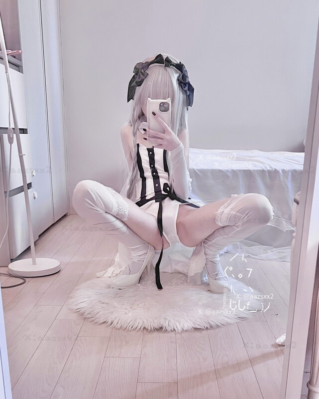 Dal nude photo 5