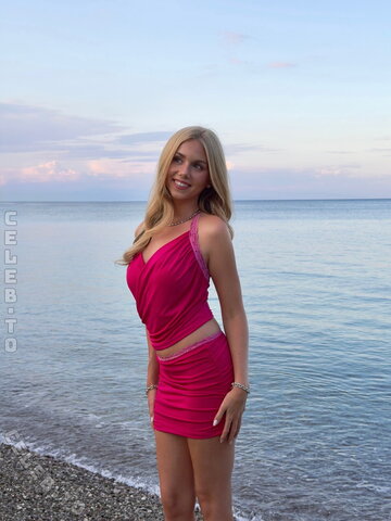 Dalia Hot (9 photos)