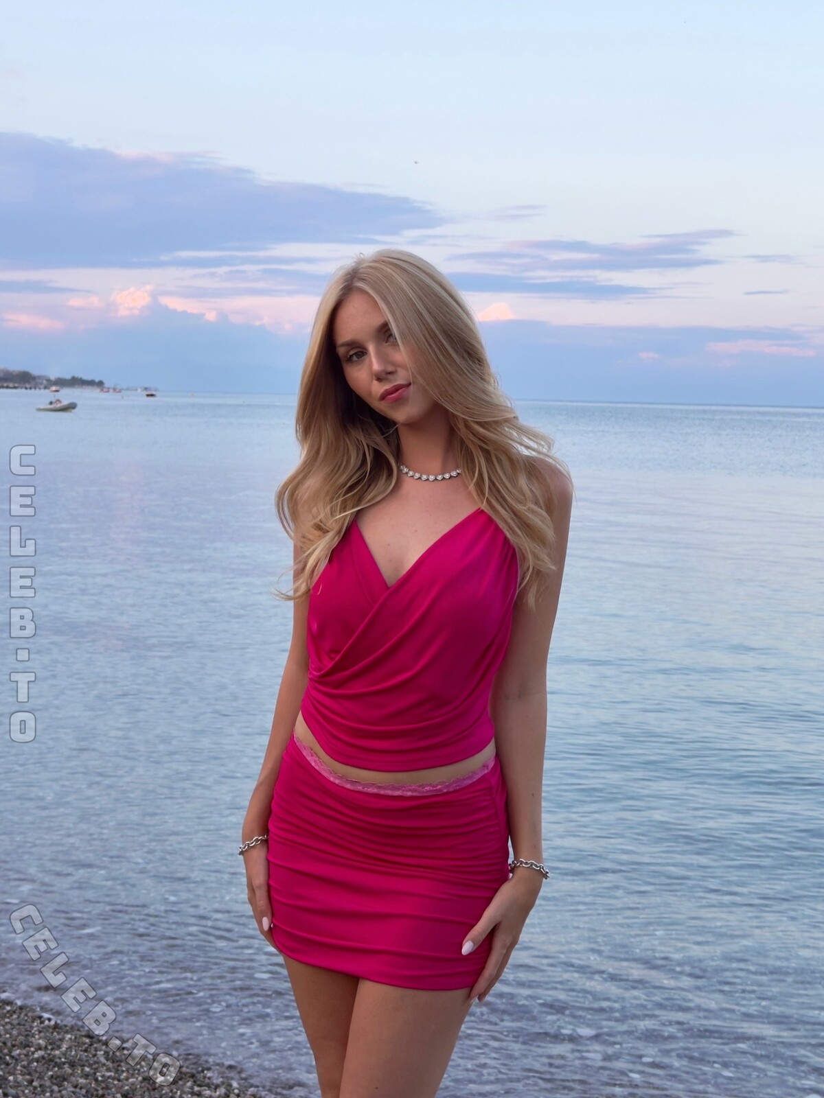 Dalia nude photo 4