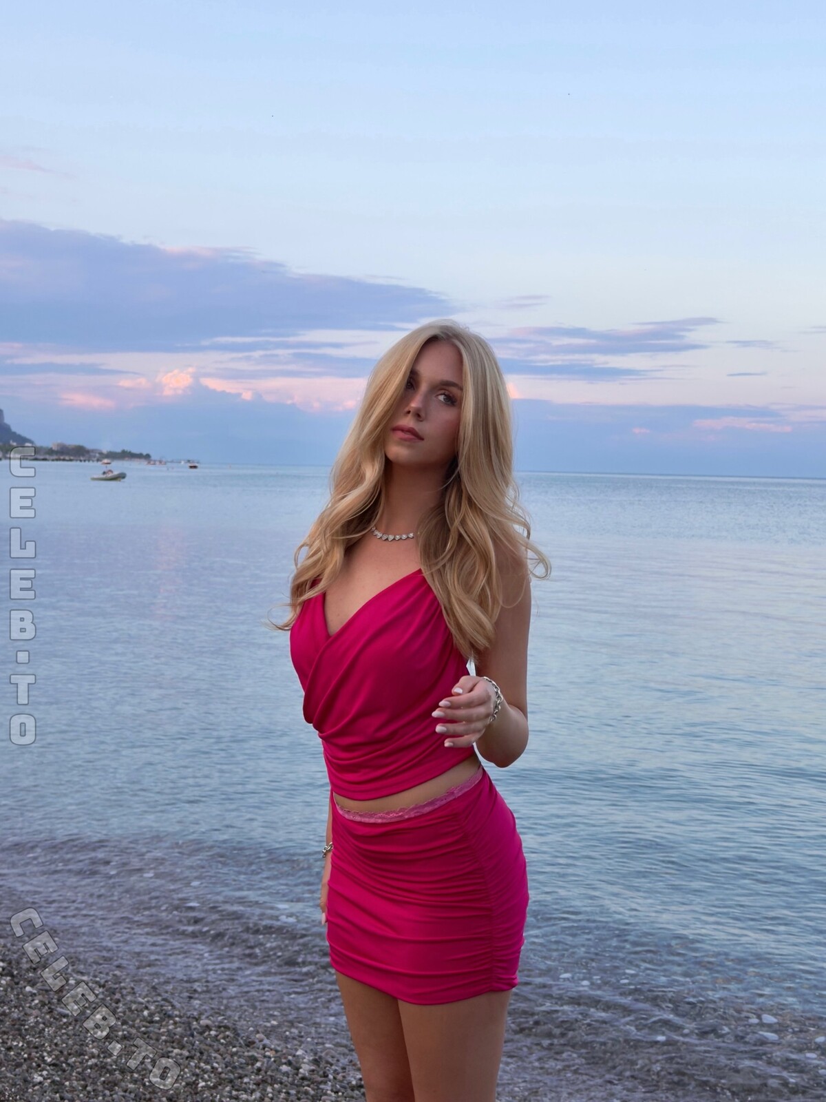 Dalia nude photo 8