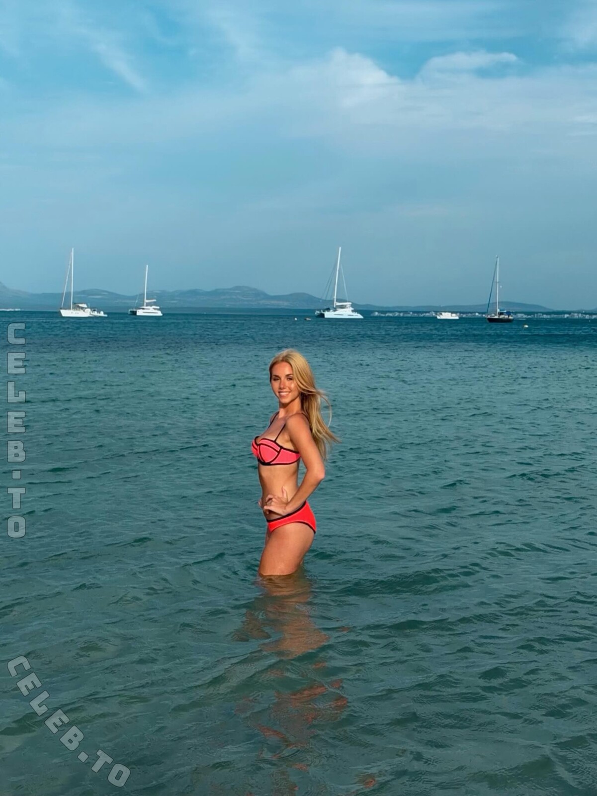 Dalia nude photo 1