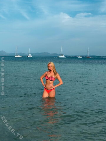 Dalia photo 2