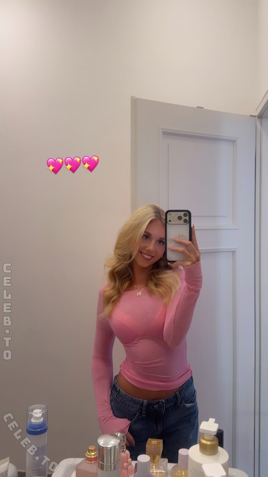 Dalia nude photo 1