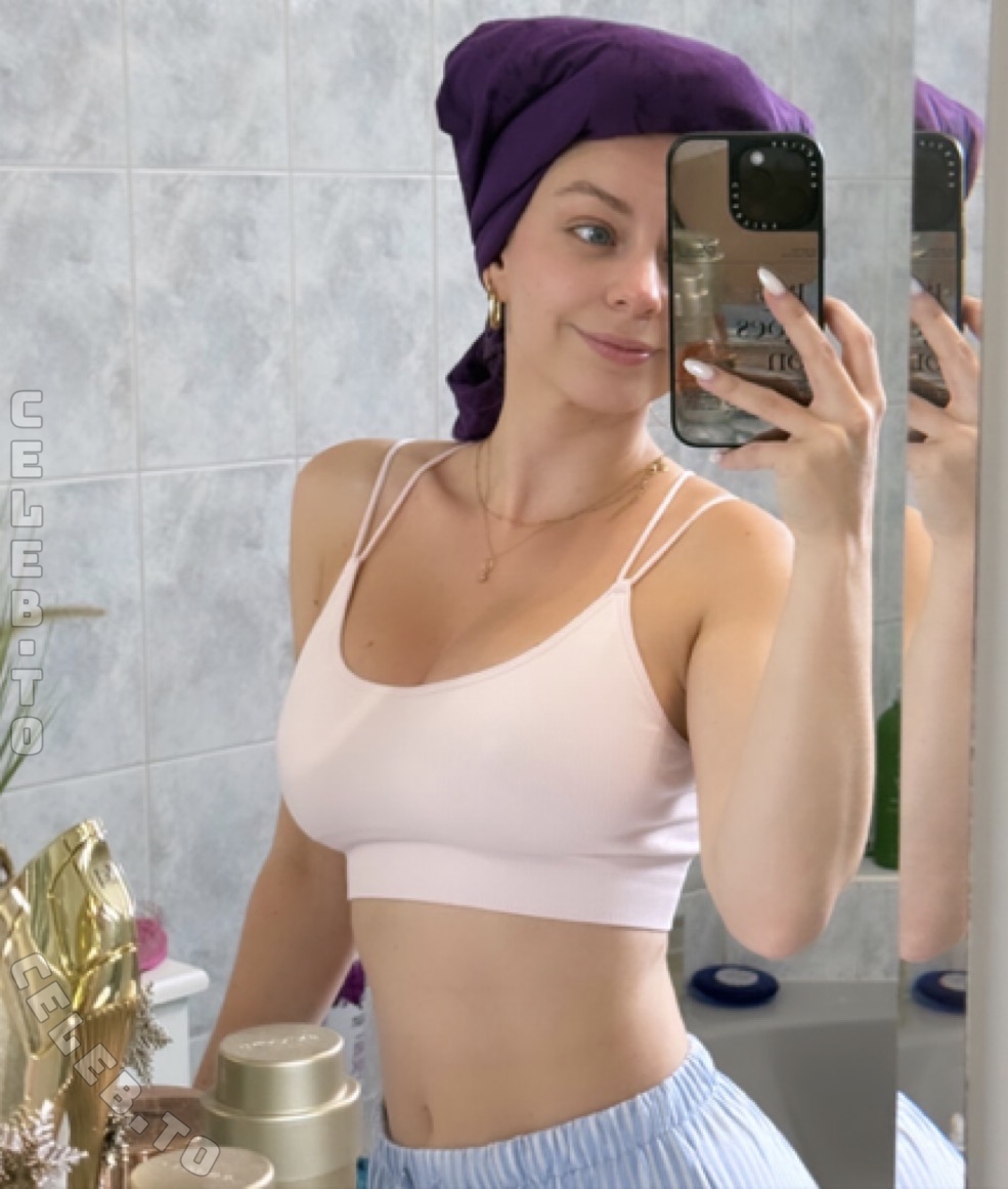 Dalmalaluna nude photo 1