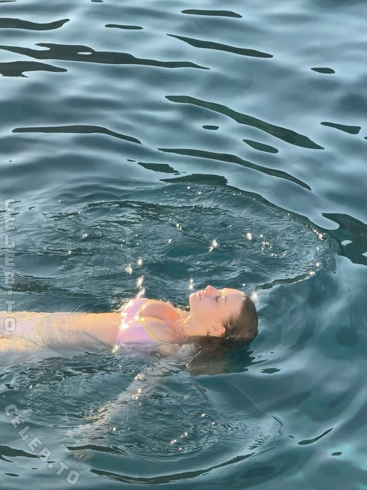 Dalmalaluna nude photo 4