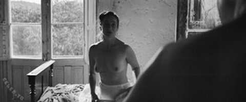 Dana Herfurth nude photo 8