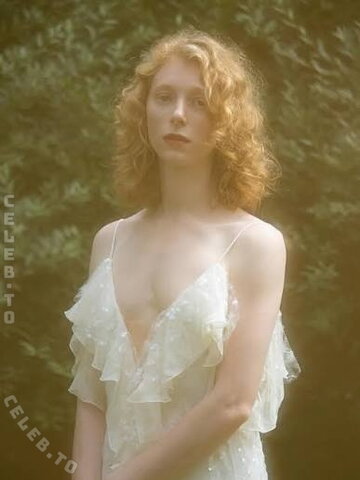 Dana Herfurth nude photo 12