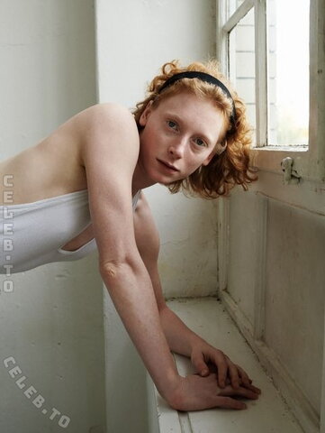 Dana Herfurth nude photo 13