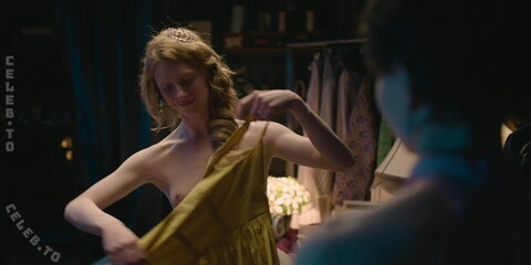 Dana Herfurth nude photo 4