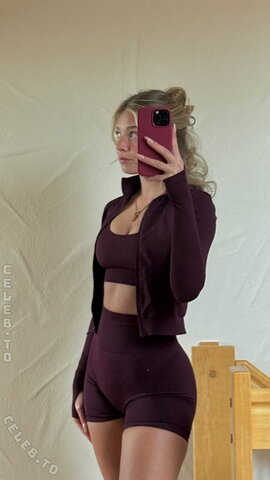 Danamrts nude photo 5