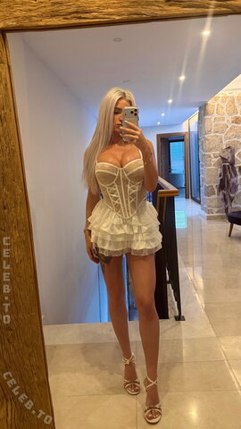 Dance Malyshka Hot (2 photos)