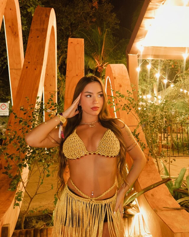 Dandara Thereza nude photo 13
