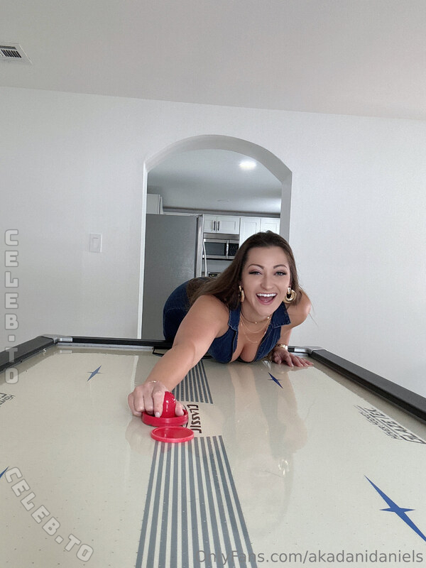 Dani Daniels nude photo 9